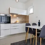 Appartement Biserka G Palit
