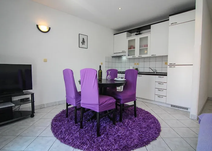 Biserka G Apartmán *