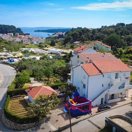 Biserka G Apartamento *