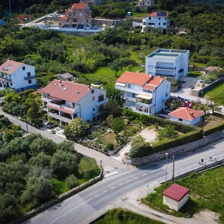 Apartment Biserka G Palit